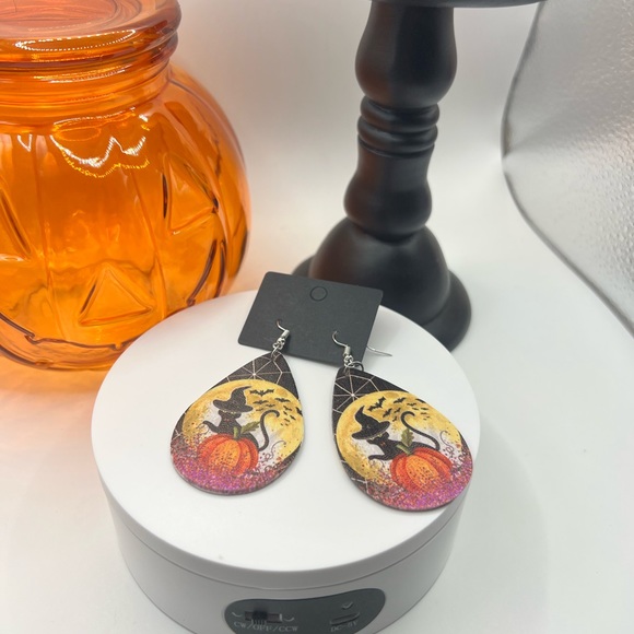 Retro Goth‎ Style Foam Halloween Earrings NEW - Picture 1 of 3